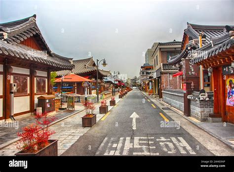 Jeonju Hanok Village – Chìm đắm trong nét đẹp truyền thống và thưởng thức ẩm thực độc đáo!